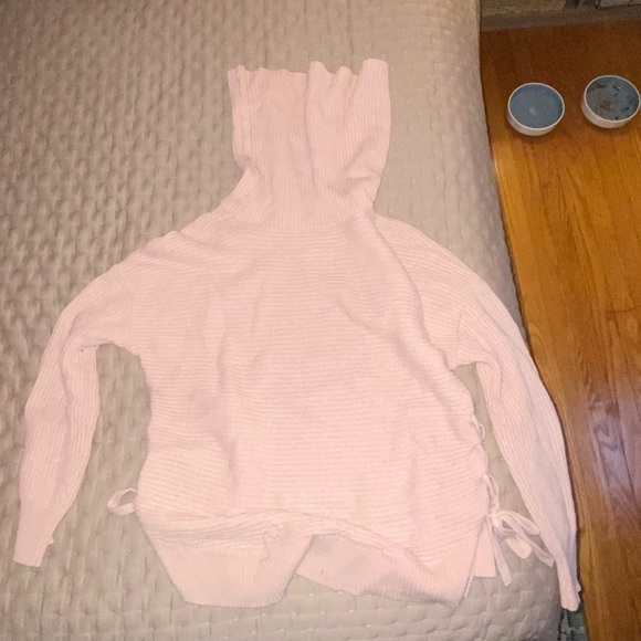 Pink cowneck sweater - Picture 2 of 4